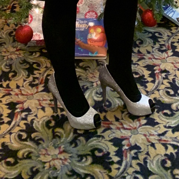 Size 8 ombré guess heels - Picture 5 of 5